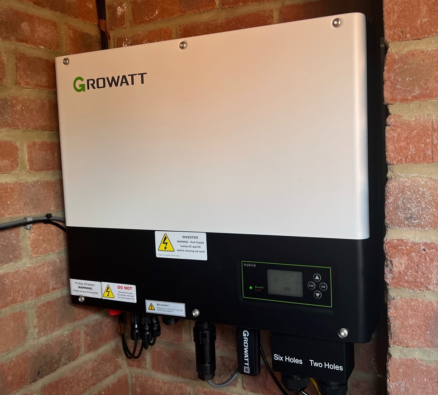 Photo of Growatt solar unit