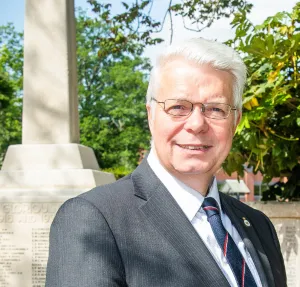 Headshot of Councillor Chris Dorn